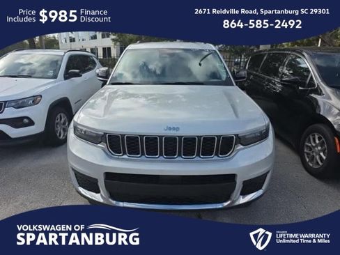 Used 2023 Jeep Grand Cherokee L Laredo image 8