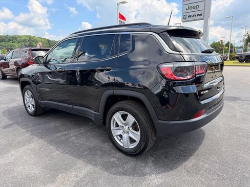 Used 2022 Jeep Compass Latitude w/ Convenience Group AWD/4WD image 7