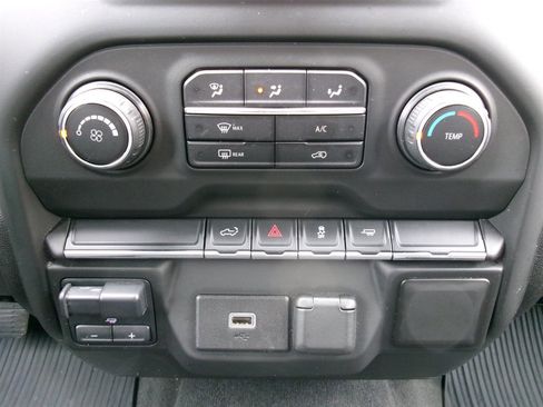 Used 2020 Chevrolet Silverado 1500 Custom w/ Custom Value Package image 42