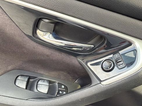 Used 2013 Nissan Altima 2.5 SV FWD image 41