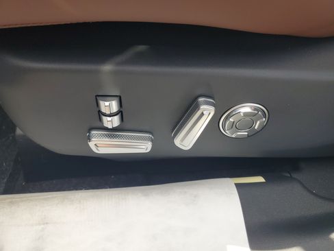 New 2026 Lincoln Nautilus Reserve AWD/4WD image 13
