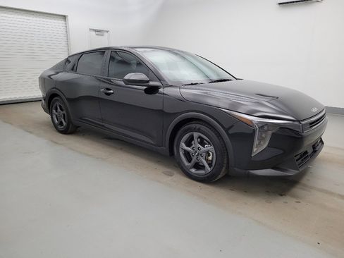 Used 2025 Kia K4 LXS image 11