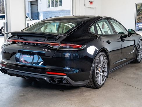 Used 2023 Porsche Panamera Platinum Edition image 6