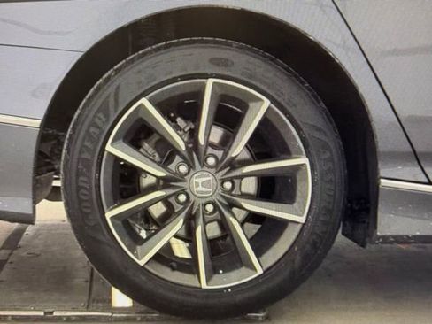 Used 2021 Honda Accord EX-L image 11