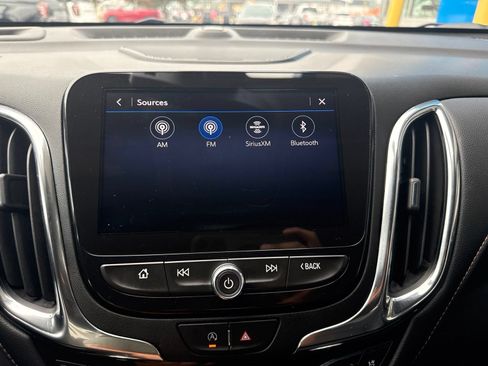 Used 2022 Chevrolet Equinox Premier AWD/4WD image 23