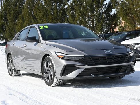 Certified 2025 Hyundai Elantra Sport image 1