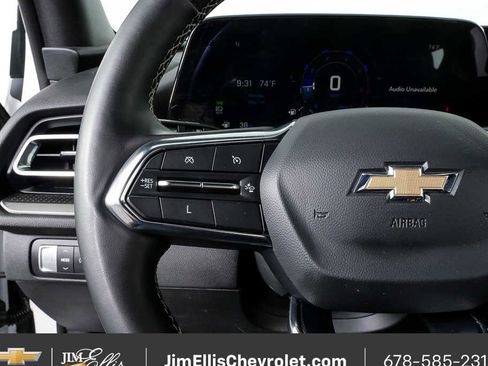 Certified 2025 Chevrolet Traverse LT FWD image 9