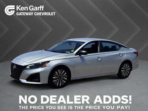 Used 2024 Nissan Altima 2.5 SV FWD image 1