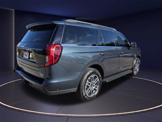Certified 2025 Ford Expedition Active RWD image 3