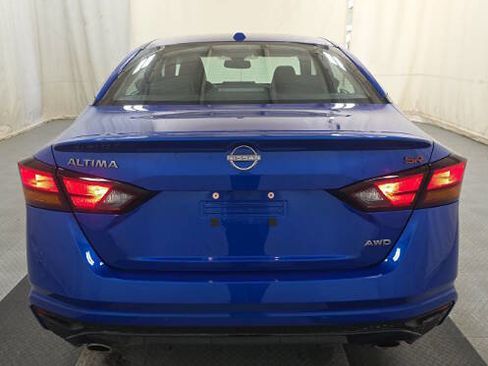 Used 2025 Nissan Altima 2.5 SR image 11