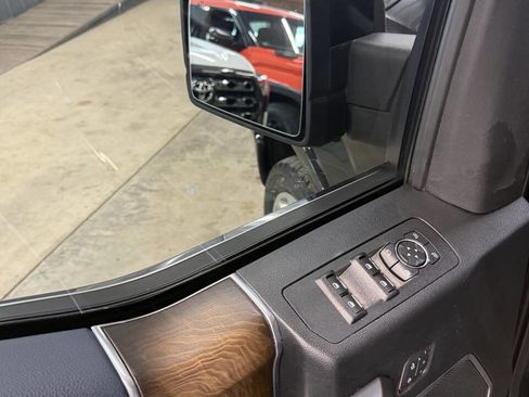 Used 2018 Ford F150 Limited w/ Trailer Tow Package image 31