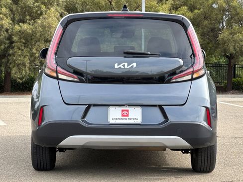 Used 2023 Kia Soul LX w/ Option Group 015 FWD image 5