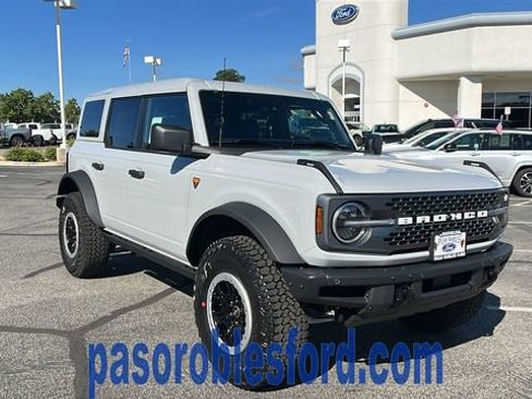 New 2026 Ford Bronco Badlands AWD/4WD image 1