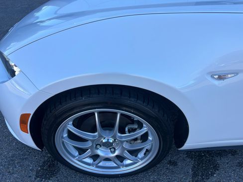 Used 2024 MAZDA MX-5 Miata Grand Touring RWD image 11