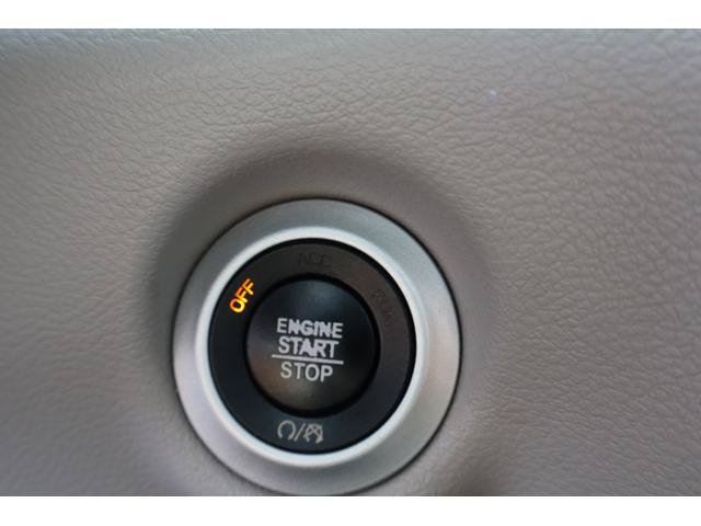 Used 2017 Chrysler Pacifica Touring FWD image 19
