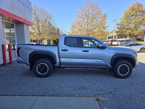 New 2025 Toyota Tacoma TRD Off-Road image 2