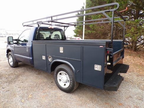 Used 2009 Ford F250 2WD Regular Cab Super Duty image 3