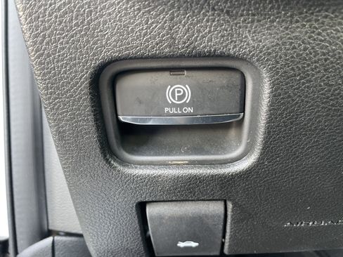 Certified 2023 Jeep Grand Cherokee Limited image 42