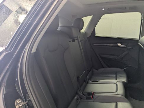 Used 2020 Audi Q5 2.0T Premium Plus w/ Premium Plus Package image 24