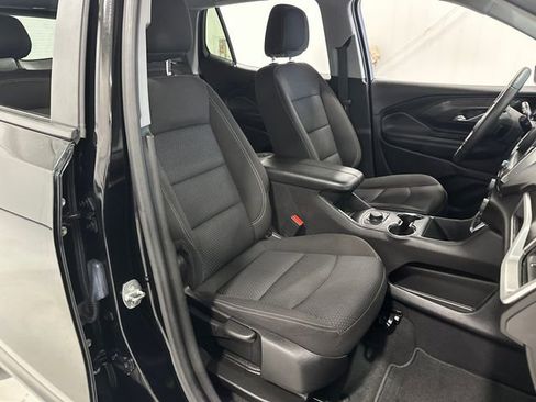 Used 2024 GMC Terrain SLE image 33