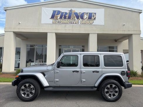 Used 2020 Jeep Wrangler Unlimited Sahara AWD/4WD image 2