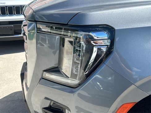 Used 2021 GMC Yukon AT4 w/ AT4 Premium Plus Package image 15