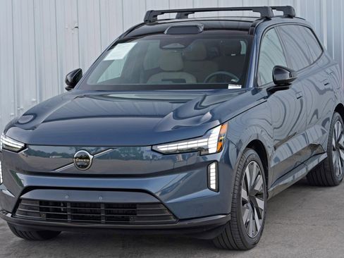 Used 2025 Volvo EX90 Ultra image 47