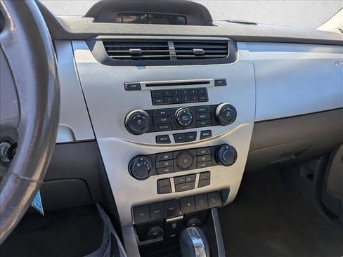 Used 2009 Ford Focus SEL FWD image 13