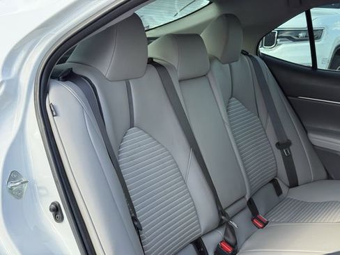 Used 2022 Toyota Camry SE image 30