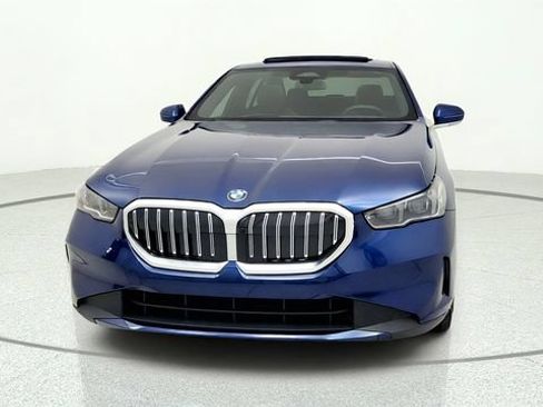 Used 2026 BMW 530i RWD image 2