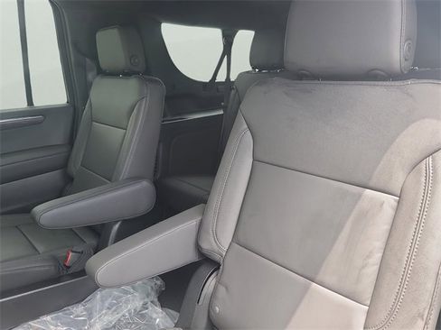 New 2025 Chevrolet Suburban LT w/ Comfort Package image 13