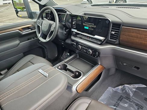Used 2026 Chevrolet Silverado 3500 High Country w/ High Country Premium Package AWD/4WD image 10