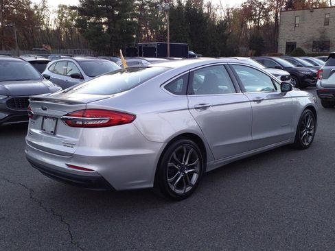 Used 2019 Ford Fusion Titanium image 6