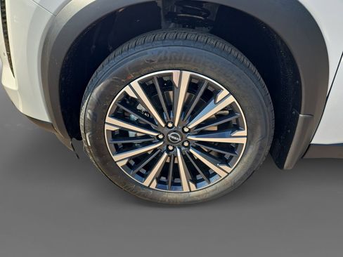 New 2026 Nissan Pathfinder Platinum AWD/4WD image 9