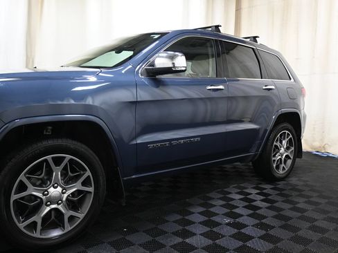 Used 2020 Jeep Grand Cherokee Overland AWD/4WD image 9