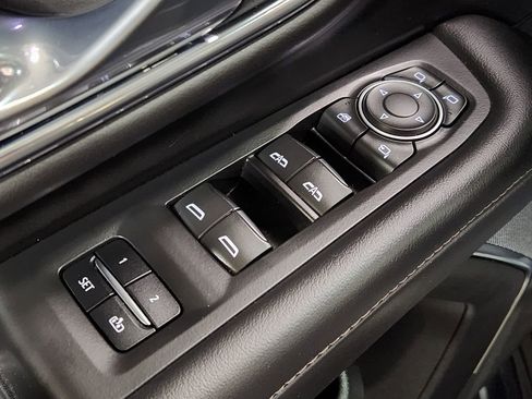 Used 2023 Chevrolet Suburban High Country image 45