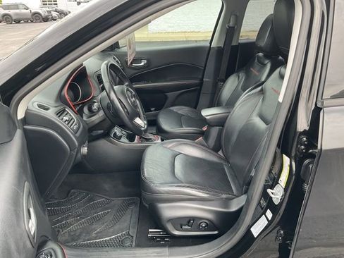 Used 2017 Jeep Compass Trailhawk w/ Leather Interior Group AWD/4WD image 9