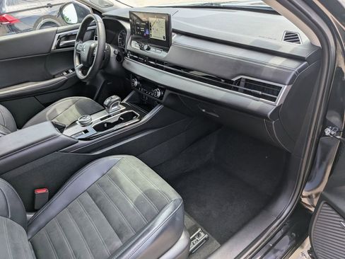 Used 2025 Mitsubishi Outlander SE FWD image 13