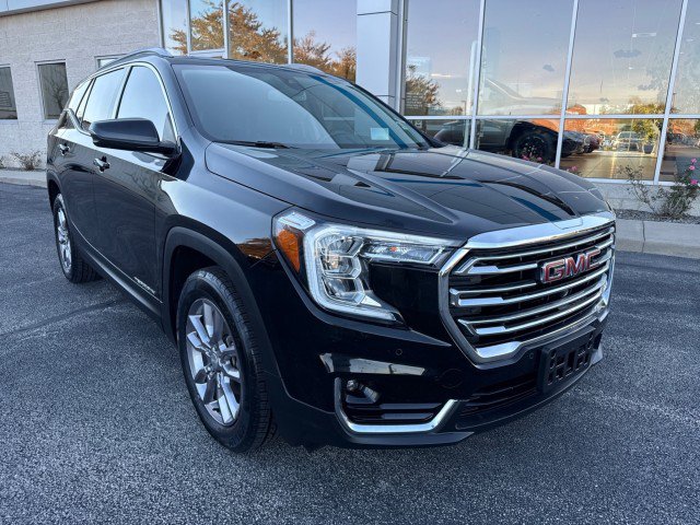 Used 2023 GMC Terrain SLT w/ Tech Package FWD image 1