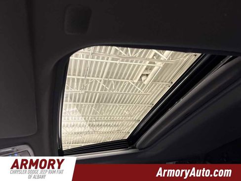 Used 2022 Toyota Sienna XLE Woodland Edition image 23