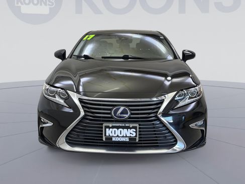 Used 2017 Lexus ES 300h w/ Luxury Package FWD image 4