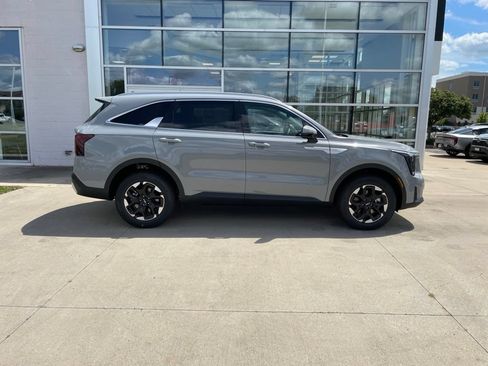 New 2026 Kia Sorento S AWD/4WD image 4