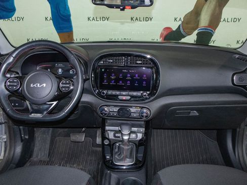 Used 2024 Kia Soul GT-Line FWD image 3