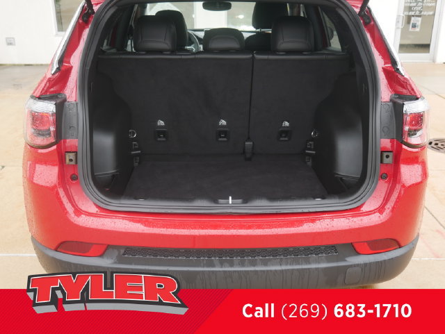 Used 2023 Jeep Compass Latitude AWD/4WD image 18