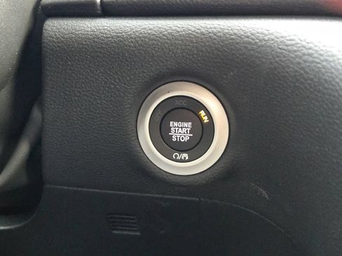 New 2026 Chrysler Pacifica Select AWD/4WD image 31