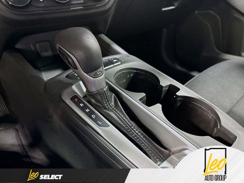 Used 2024 Chevrolet Trax LS w/ LS Convenience Package FWD image 16
