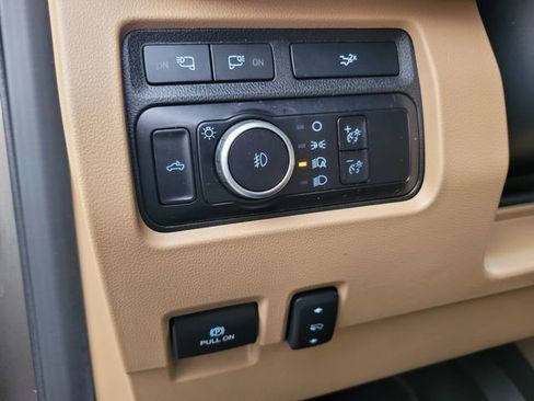 Certified 2023 Ford F250 Lariat w/ Lariat Ultimate Package image 17