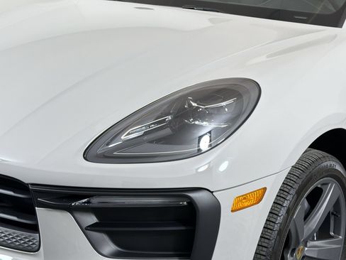 Certified 2025 Porsche Macan AWD/4WD image 13