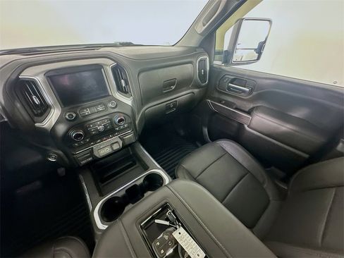 Used 2020 Chevrolet Silverado 2500 LTZ w/ LTZ Plus Package image 11