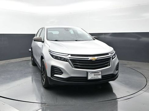 Used 2022 Chevrolet Equinox LS w/ LPO, Floor Liner Package FWD image 5